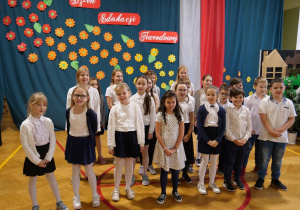 Występ uczniów klas 4-6.