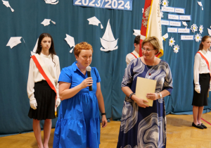 Na zdjęciu dwie mamy uczniów klas ósmych, wypowiadające się w imieniu rodziców.