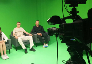 Na zdjęciu uczestnicy programu w TV Toya.