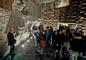 Na zdjęciu uczniowie klas 6 podczas wizyty w Wieliczce.
