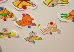 Na zdjęciu jesienne prace uczniów.