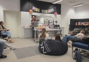 Na zdjęciu uczniowie podczas warsztatów w EC1.