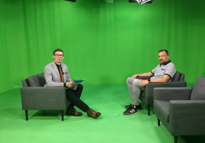 Na zdjęciu p. Kamil Dyjankiewicz podczas występu w programie telewizyjnym.
