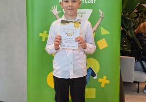 Na zdjęciu uczeń klasy 3b Maciej Wiśniewski, finalista konkursu.