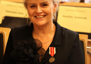 Na zdjęciu nagrodzona - p. Violetta Chmielewska.